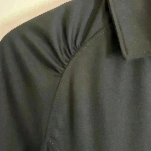 Cutter and  Buck Women’s Black Golf Shirt Size M - Picture 5 of 11